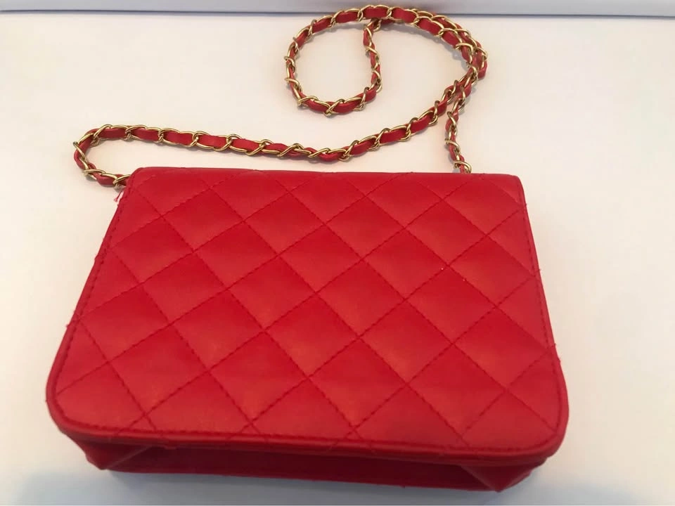 New Red Purse - Rare Find - photo 4