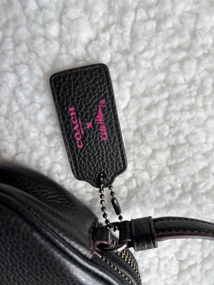 NWOT Coach x Keith Haring Black Leather Crossbody Bag Pink LOVE - photo 3