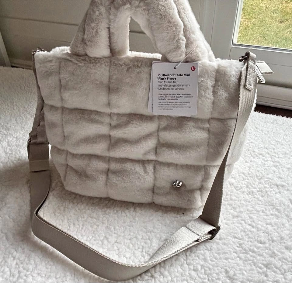 NWT lululemon athletica Quilted Grid Mini 5L Tote - Bone