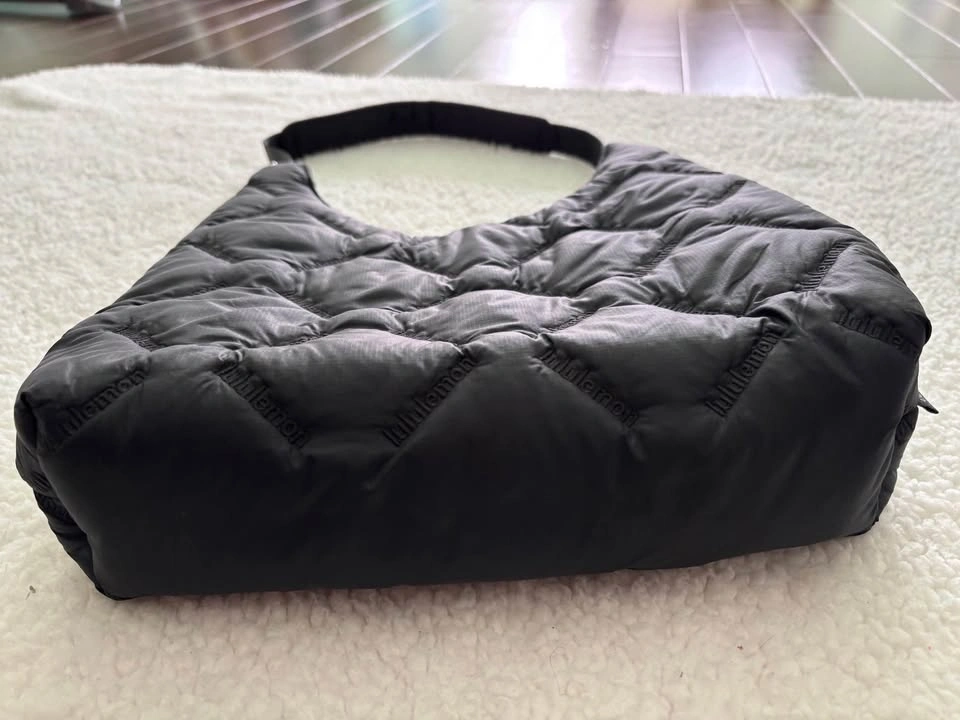 Lululemon Black Quilty Pleasures Shoulder Bag - 5L - photo 3