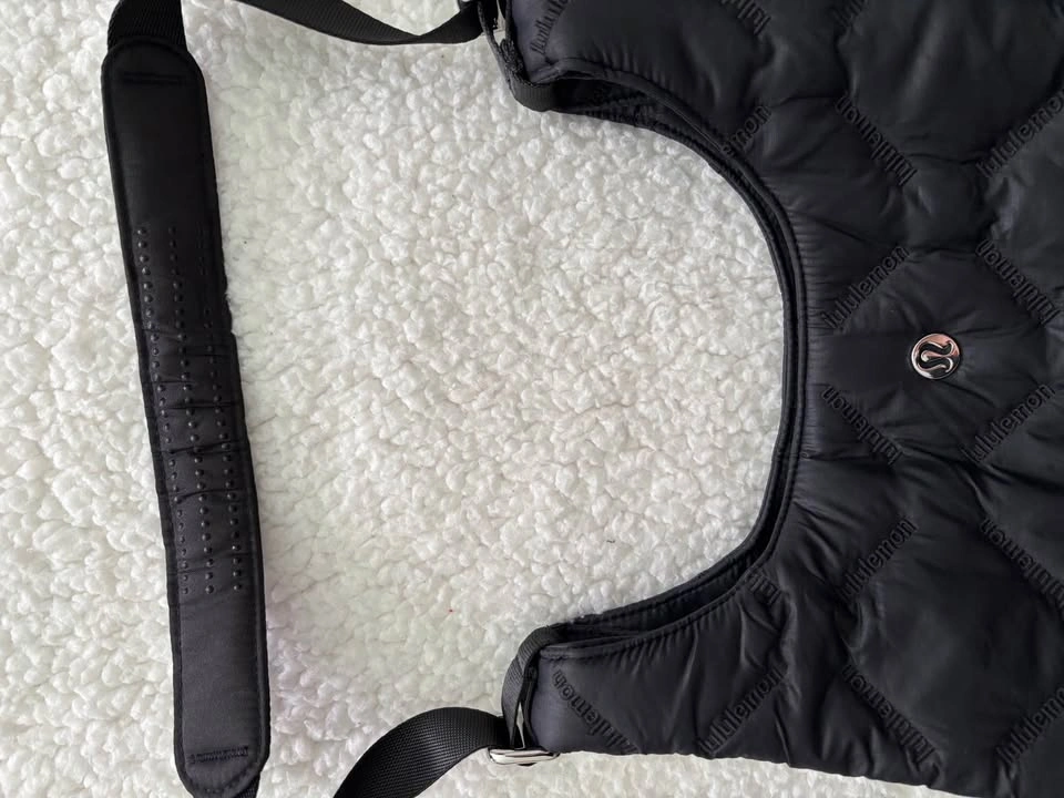 Lululemon Black Quilty Pleasures Shoulder Bag - 5L - photo 4