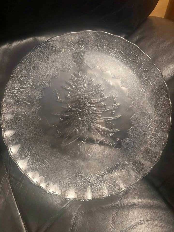 Mikasa Christmas Platter - Clear Glass w/ Holly & Tree