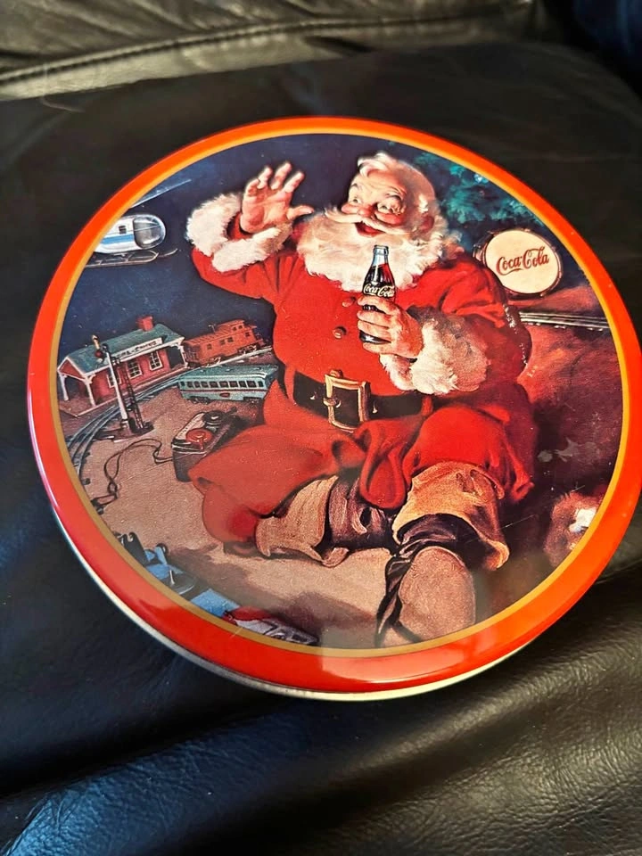 Vintage 1986 Coca Cola Santa Tin Storage Can