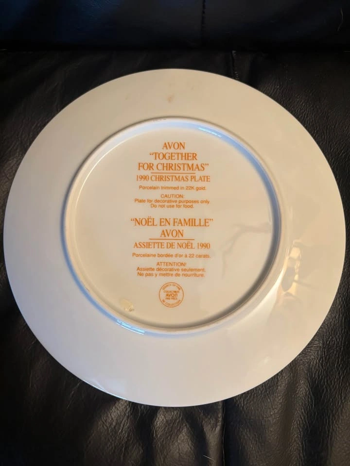 Avon "Together For Christmas" Collector Plate - 1990 - photo 2