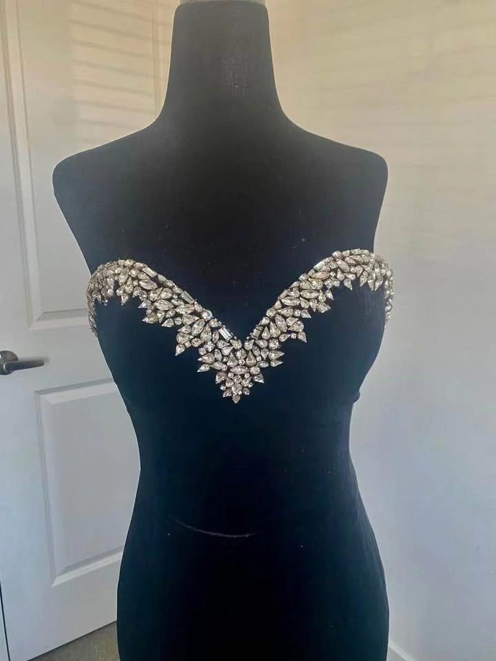 Like New Black Velvet Jovani Dress Size 4 - photo 2