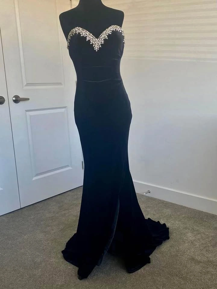Like New Black Velvet Jovani Dress Size 4 - photo 4