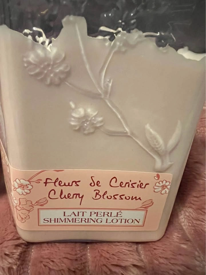L’Occitane Cherry Blossom Perfume & Lotion - photo 2