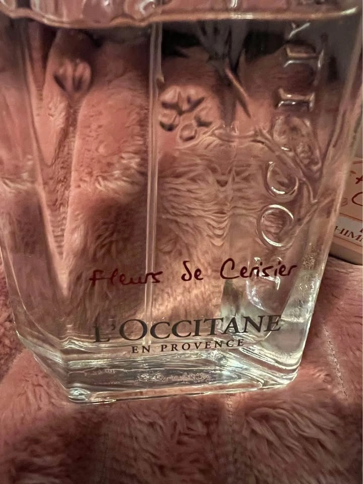 L’Occitane Cherry Blossom Perfume & Lotion - photo 3