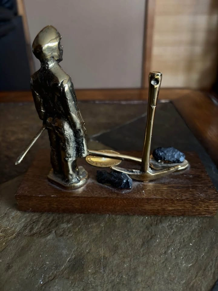Brass Miners Vintage Figure Wood Base Colliery Pit Coal Model Pi - photo 4