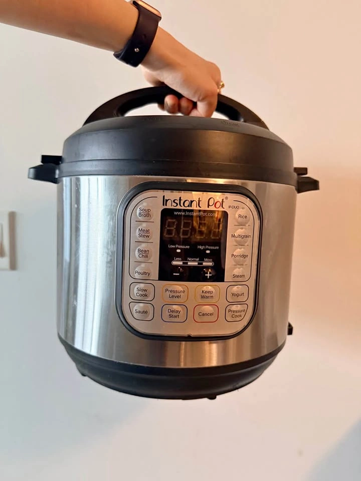 Instant Pot IP-DUO60 6 Quart Electric Pressure Cooker