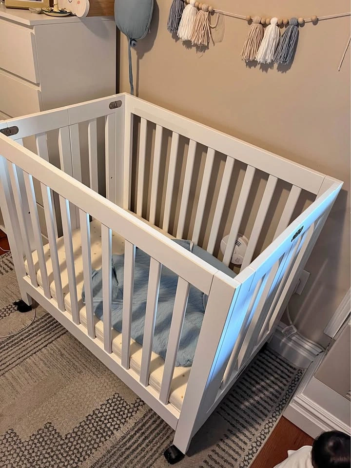 Babyletto Mini Crib + Mattress + 2 Sheets — Used Like New