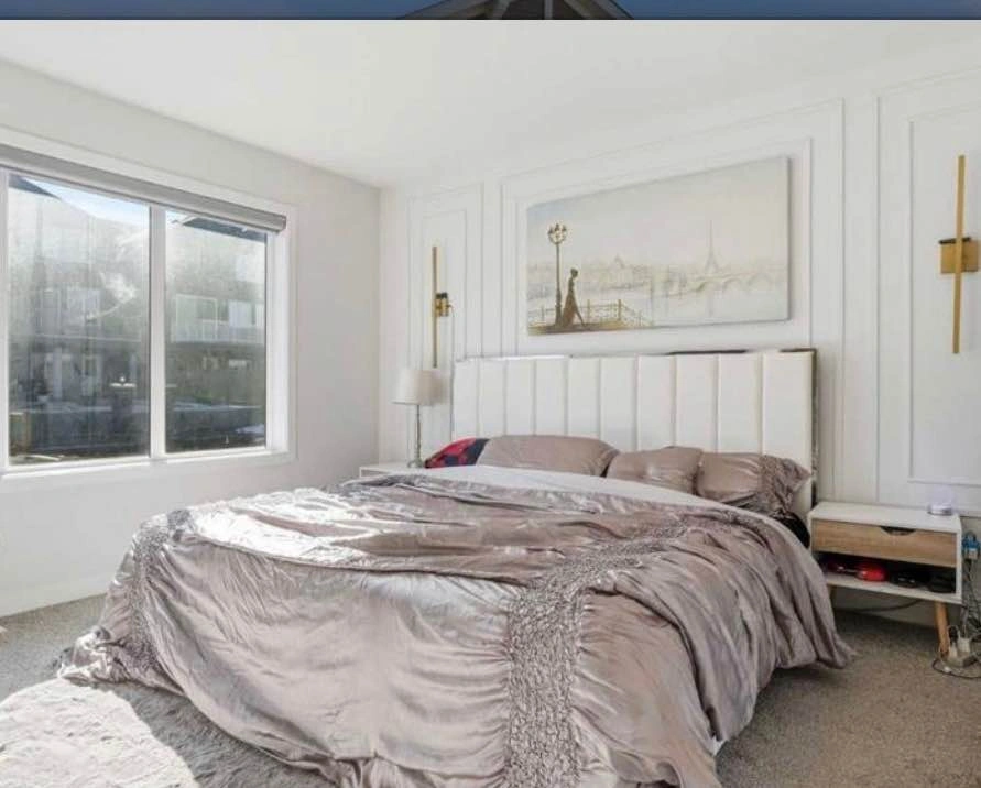 White King Size Bed with Mattress - photo 2