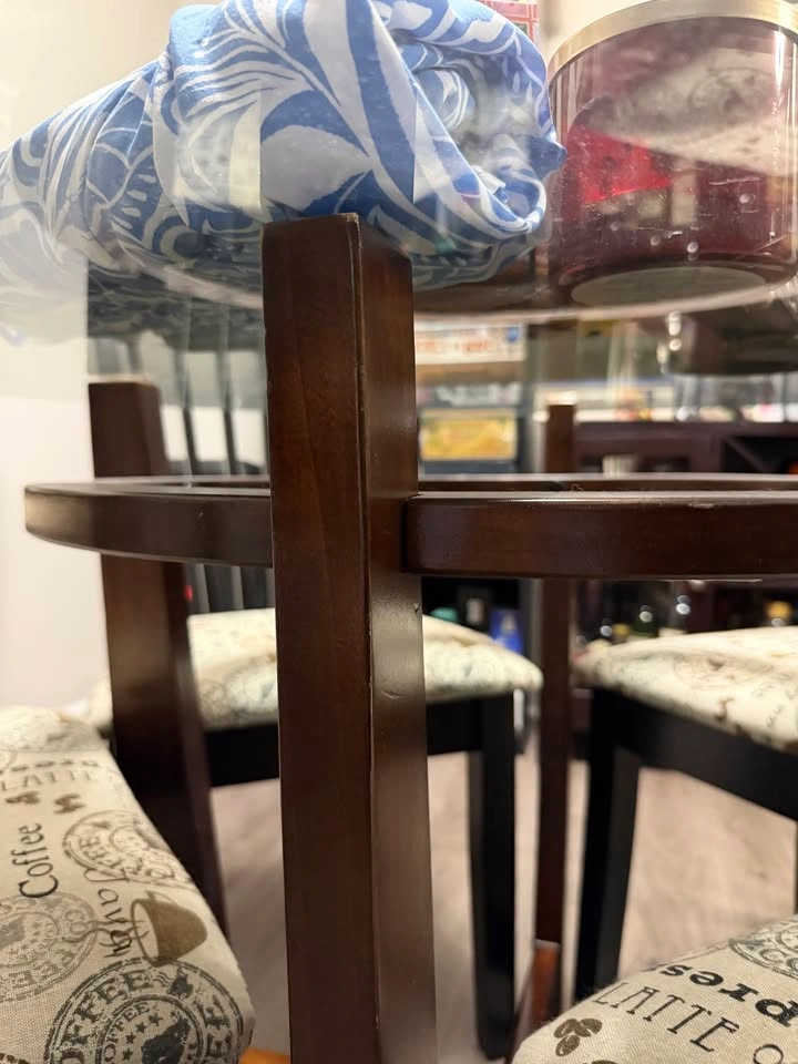 45in Round Glass Top Dining Table & 4 Chairs - photo 3