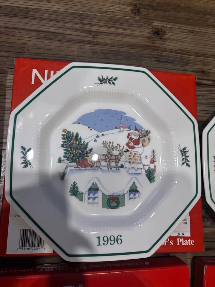 Plates Collector Christmastime Nikko 11” Lot Of 6 - photo 3
