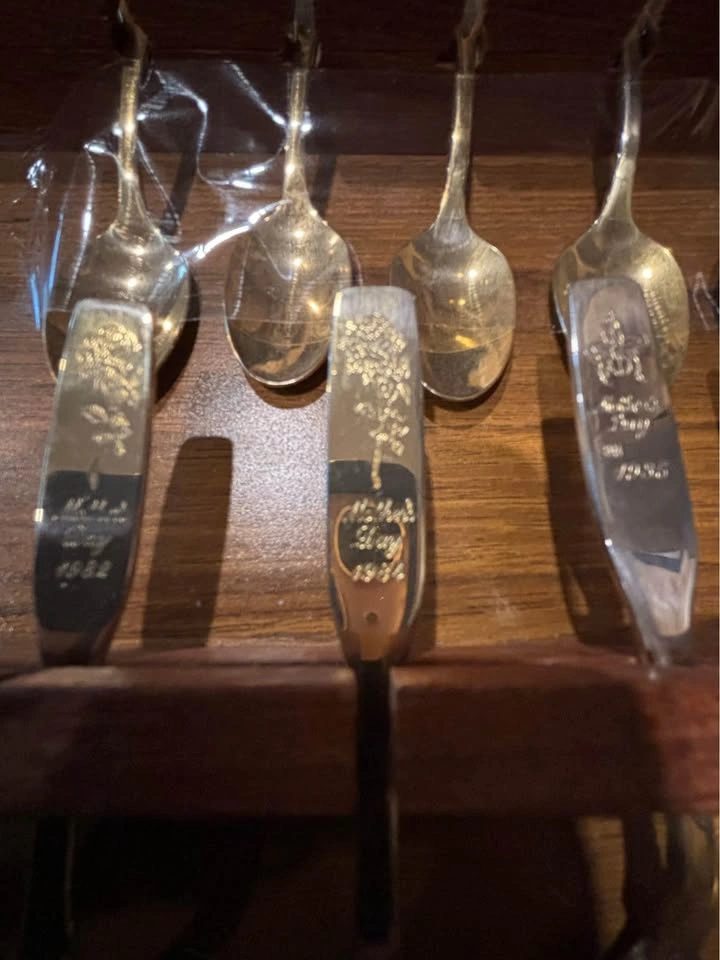 Mother’s Day Gold Plated Spoons Baby (15) Made In Canada - photo 4