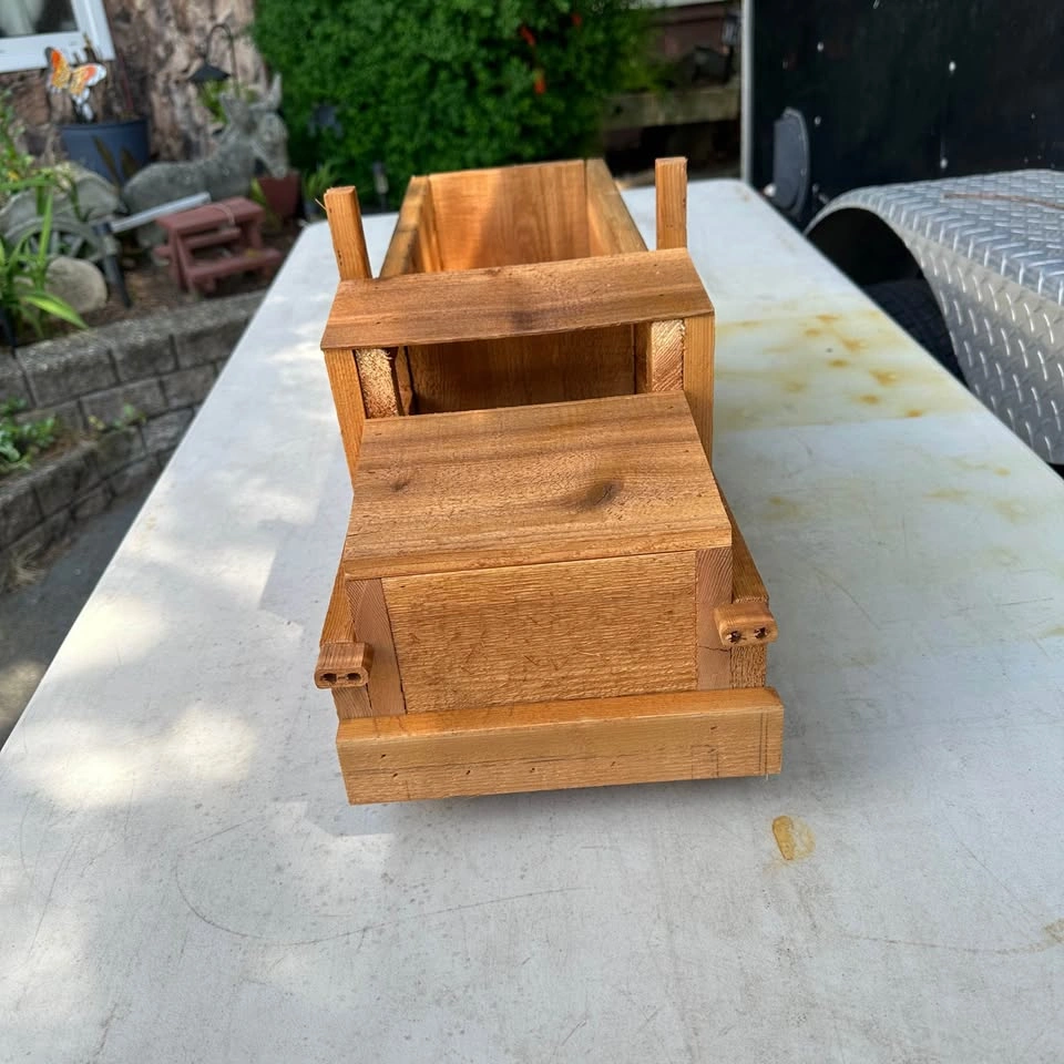 Semi Truck Cedar Planter - photo 2