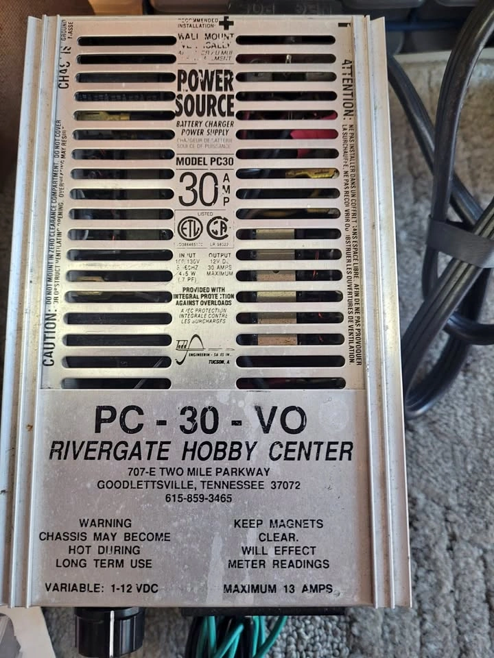 Power Source 12 Volt Output DC 30 Amp Battery Charger
