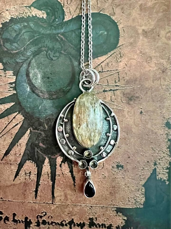 Yellow Quartz Original-Design Necklace