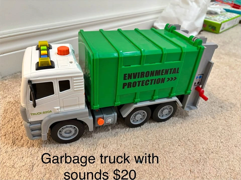 Garbage truck with sound
