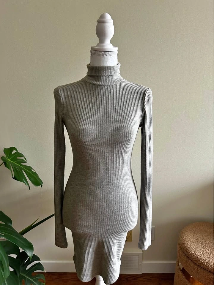 Grey long sleeve dress