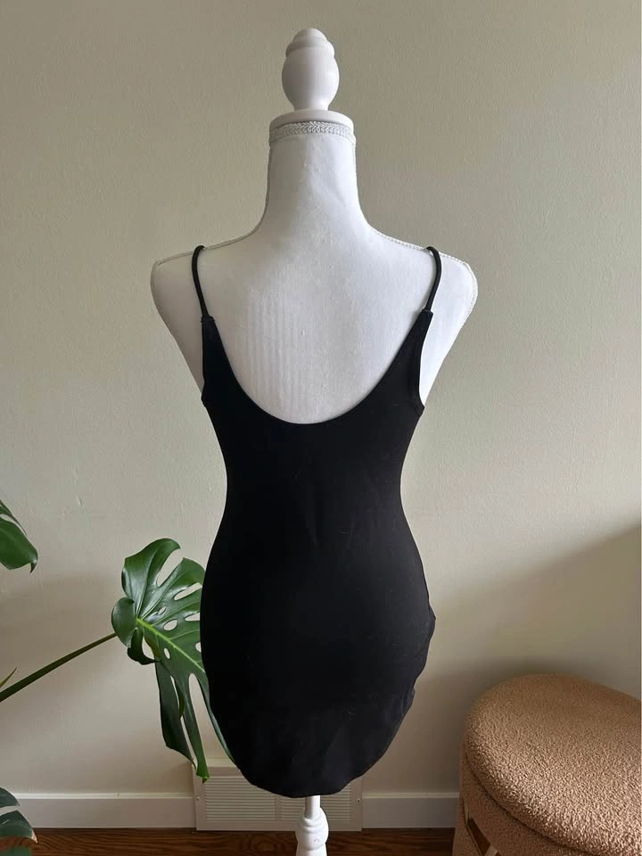 Short black dress - photo 2