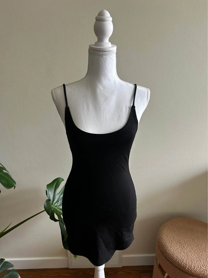 Short black dress - photo 3