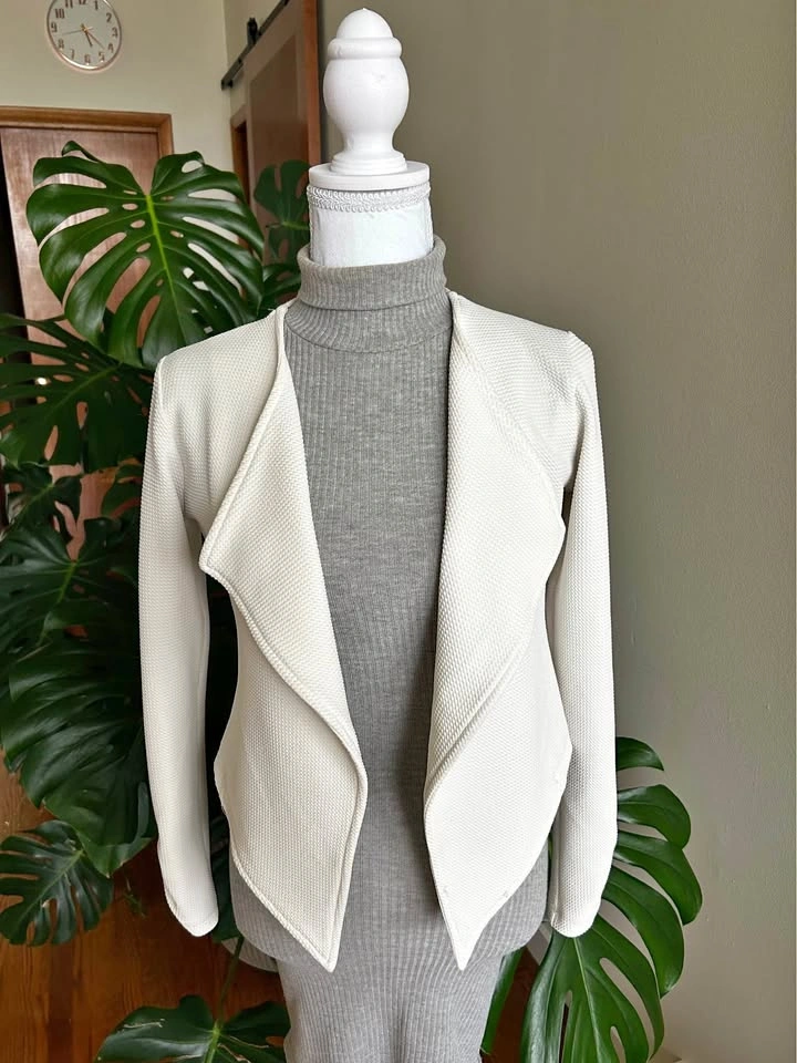 Grey-white blazer