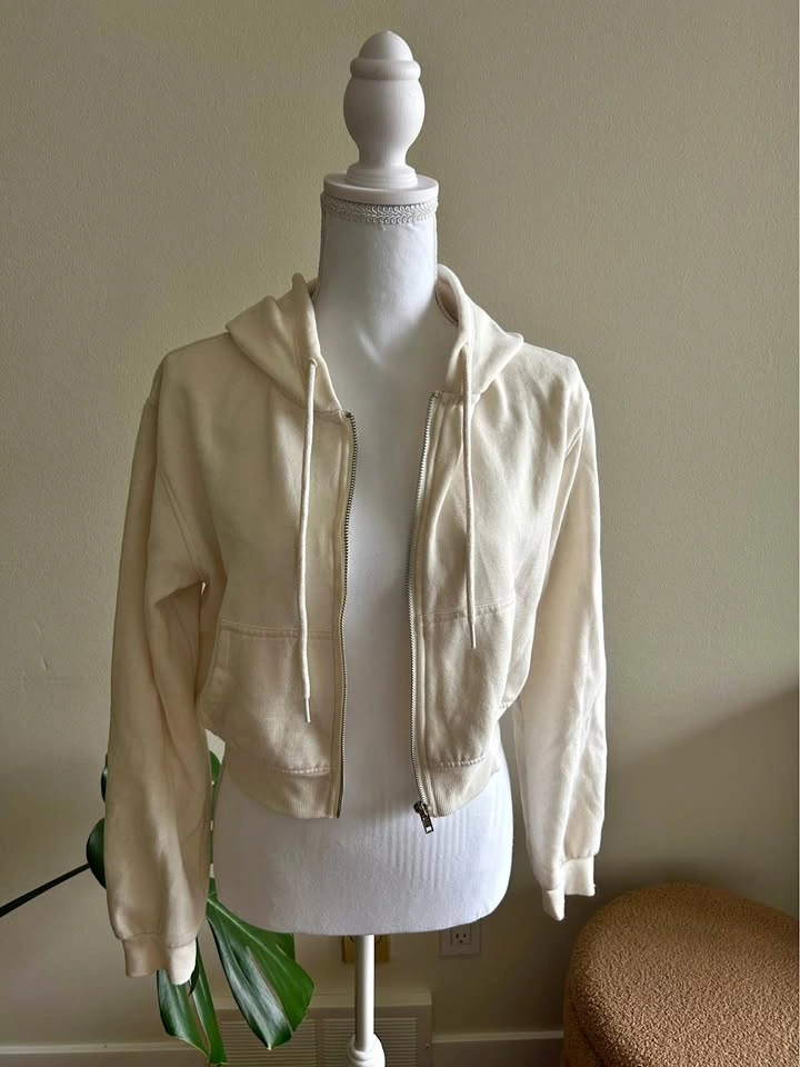 Cropped cream zip up hoodie