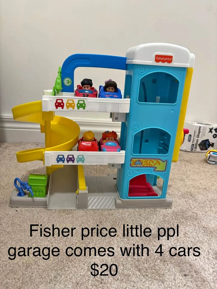 Fisher Price Little People Garage with 4 Cars