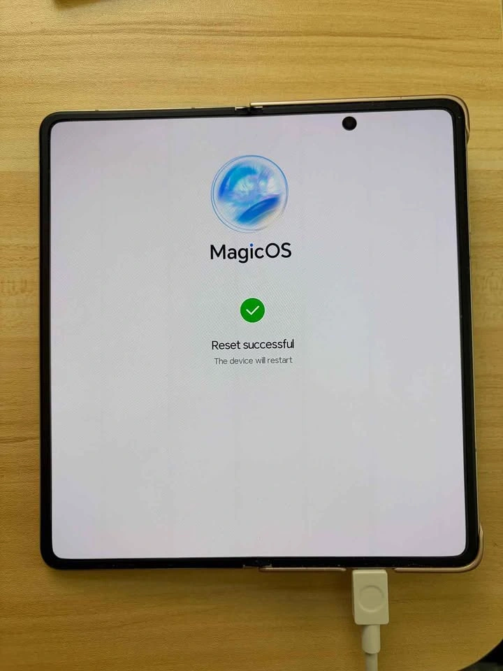Honor Magic V5 5G Foldable - 16GB/512GB Unlocked - photo 3