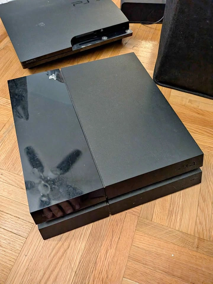 Sony PlayStation 4 PS4 Console