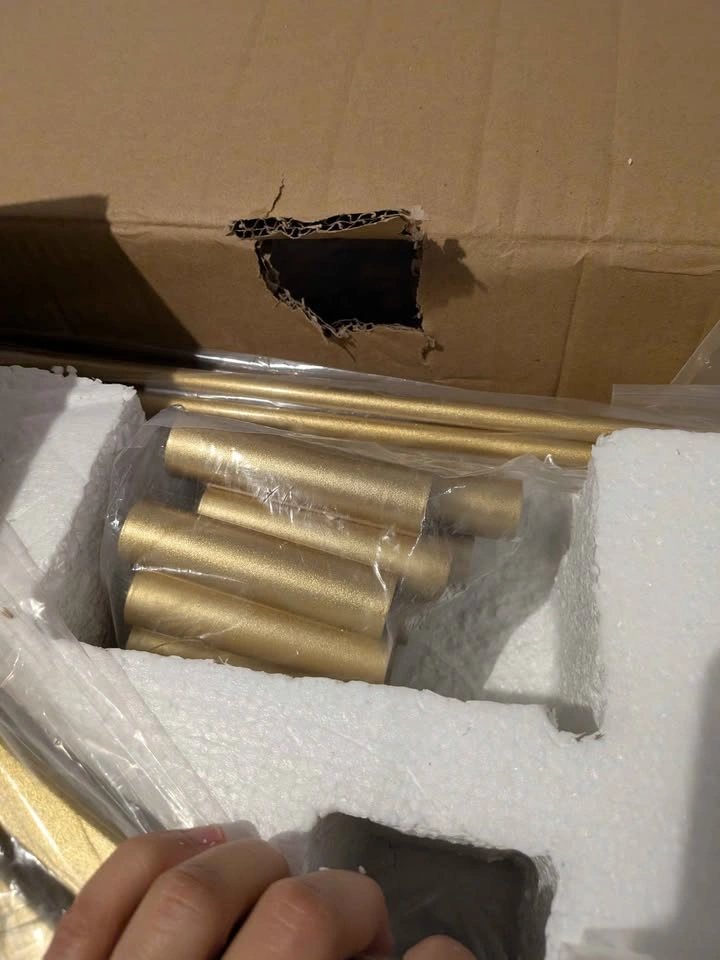 16-Light Gold Wagon Wheel Chandelier New in Box - photo 4
