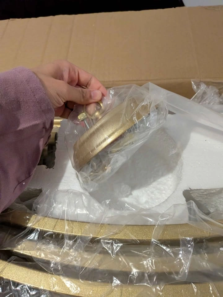 16-Light Gold Wagon Wheel Chandelier New in Box - photo 5