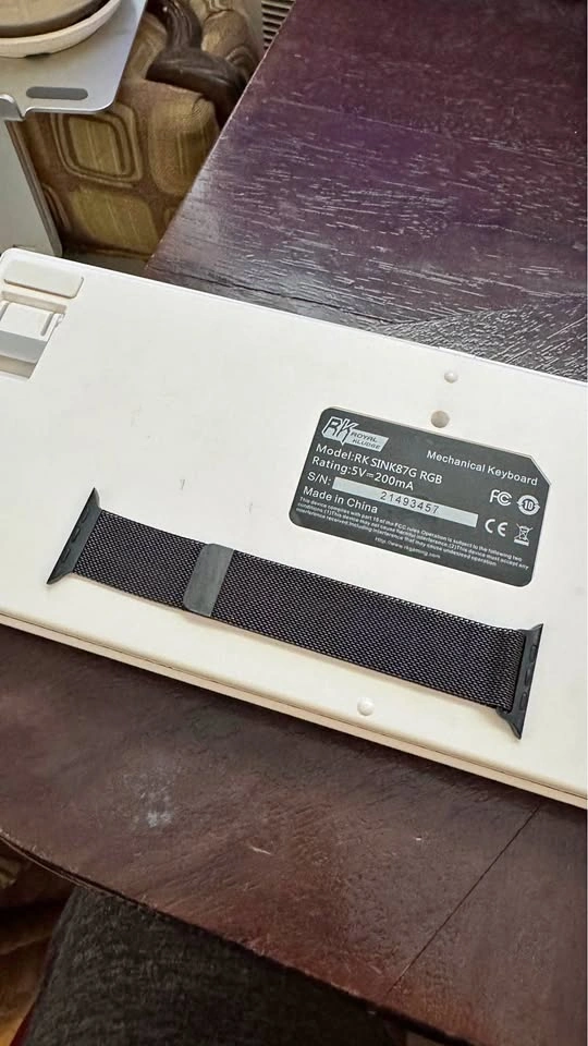 Apple Watch Milanese Loop – Black (Not Space Gray) for 42/44/46