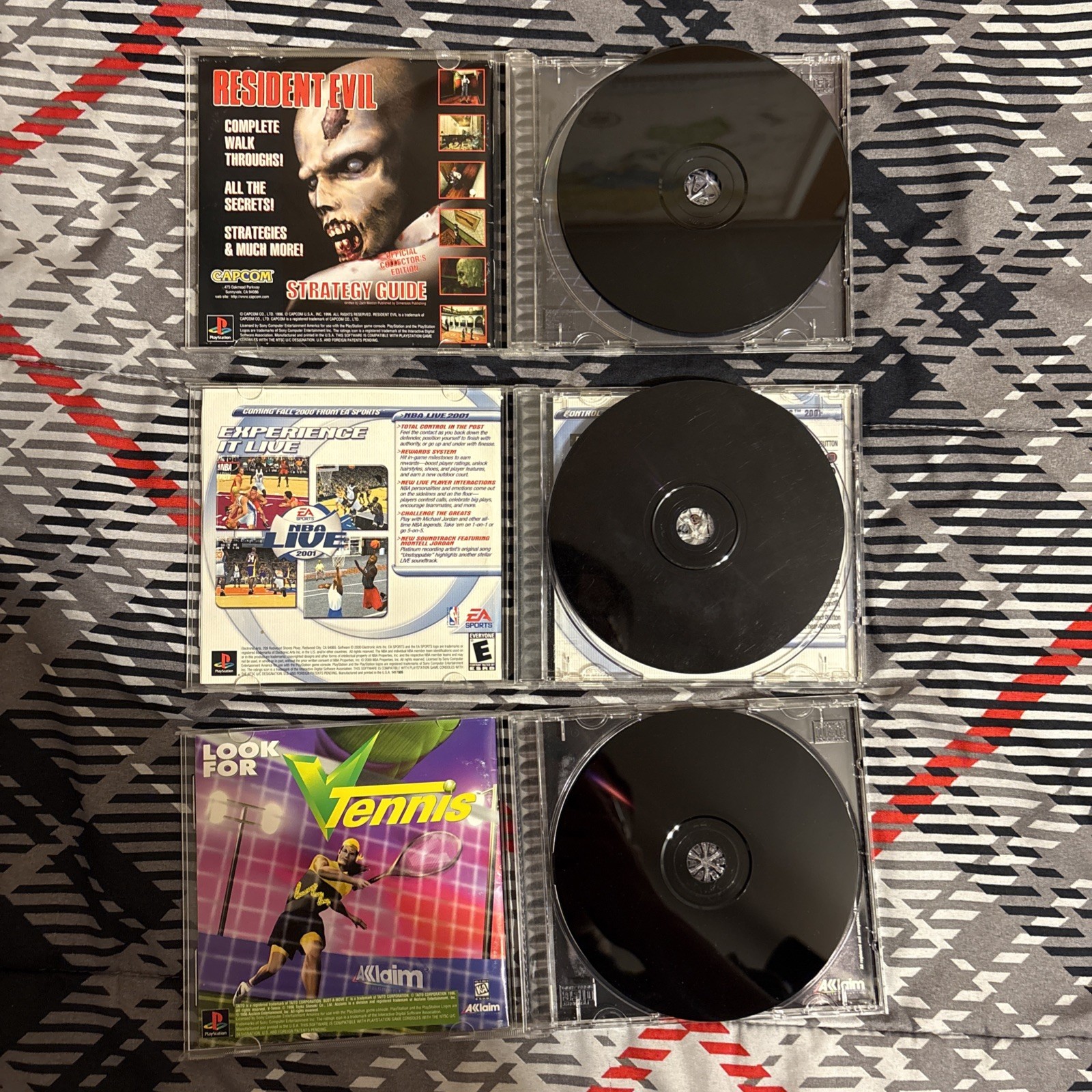 Lot Of 3 PS1 Games: Resident Evil, Knockout Kings 01, Bust A Mov - photo 4
