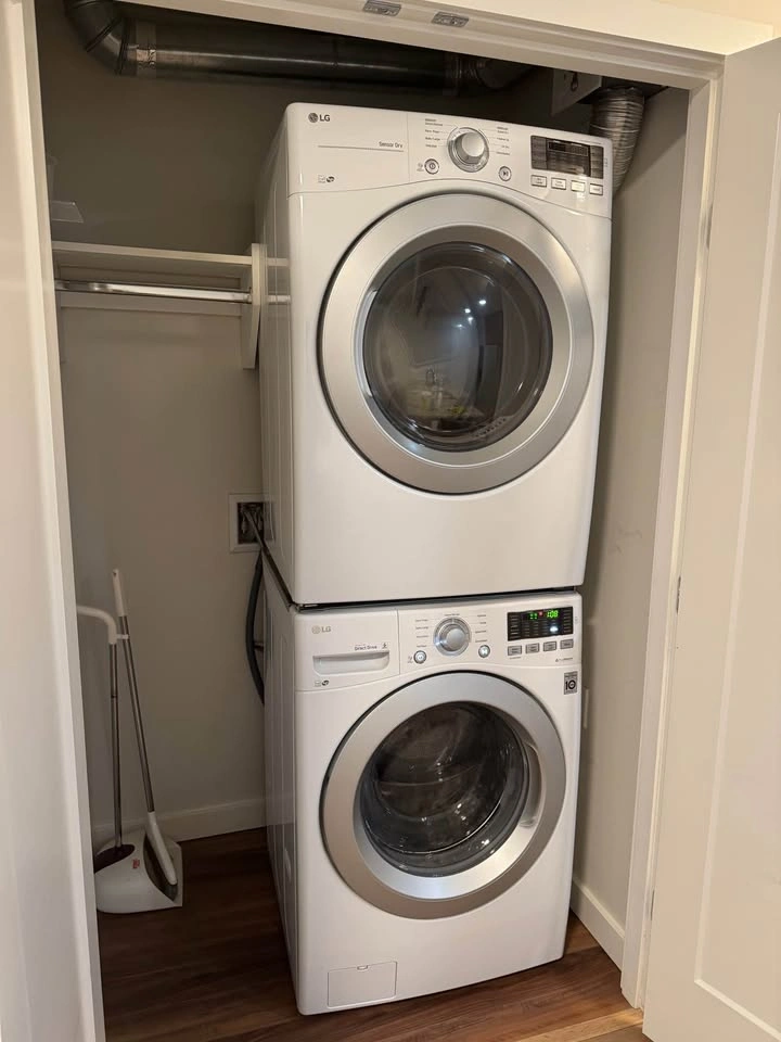 1b1b Apartment for Rent - Utilities Included - photo 3