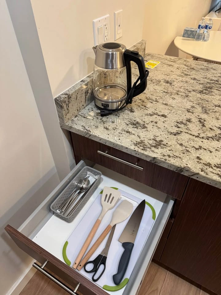 1b1b Apartment for Rent - Utilities Included - photo 4