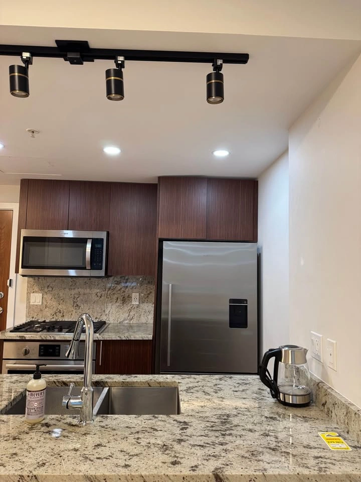 1b1b Apartment for Rent - Utilities Included - photo 5