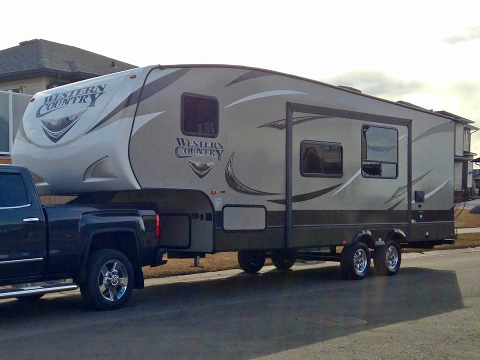 2016 Crossroads Western Country Fifth Wheel