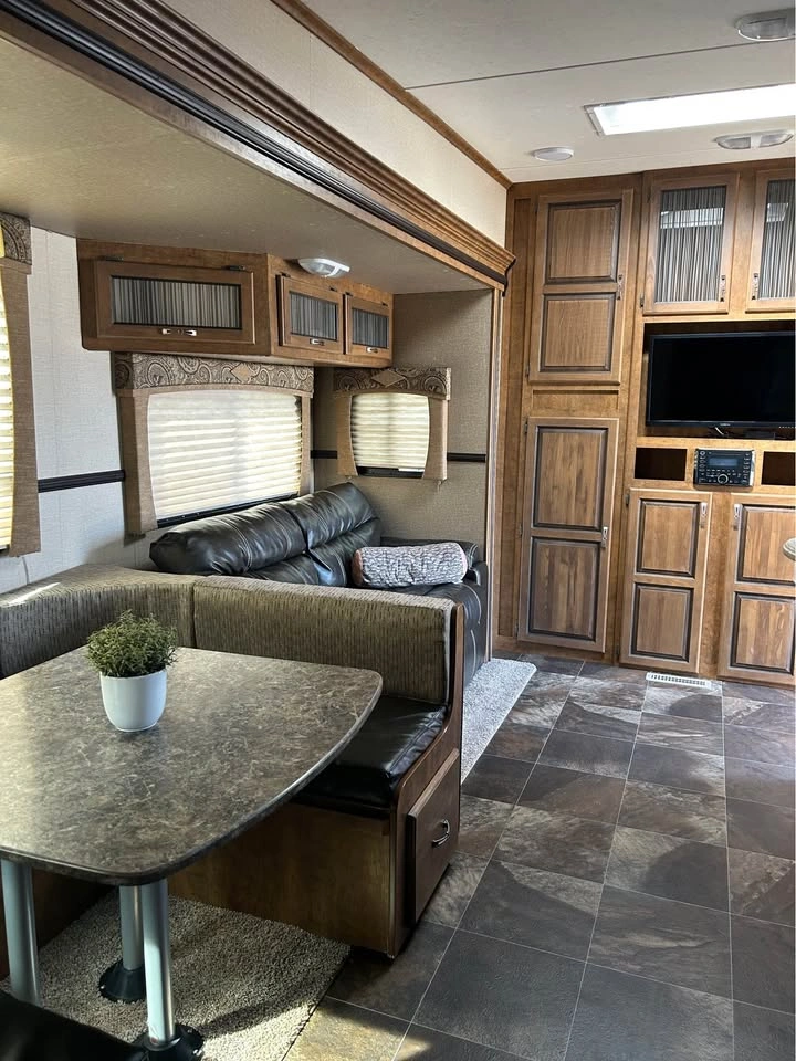 2016 Crossroads Western Country Fifth Wheel - photo 3