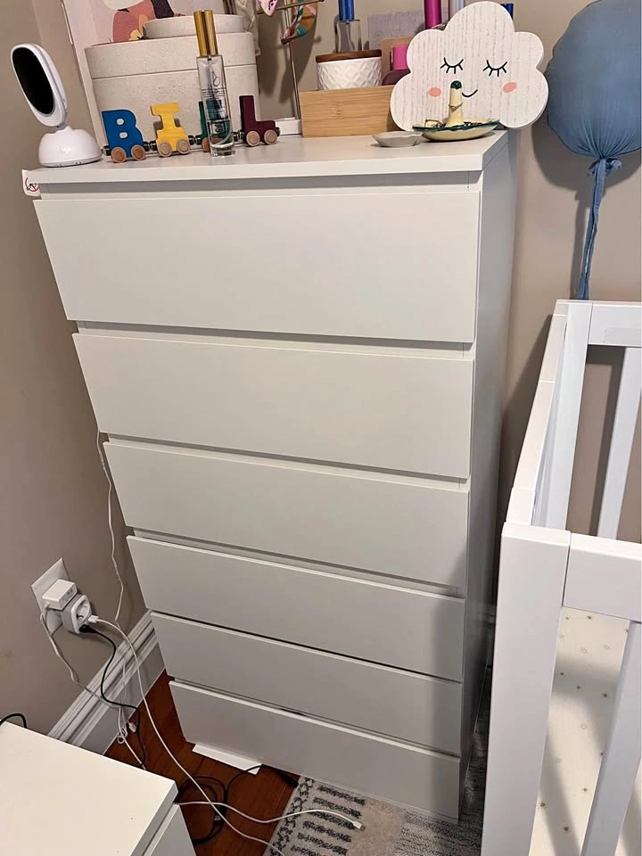 6-Drawer Dresser – Great Condition
