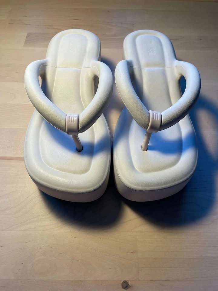 US 7 Melissa Platform Flip Flop Sandals White Green EUR 38 - photo 2