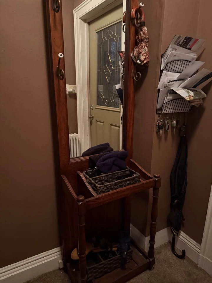 Entryway Mirror Cubby - photo 2