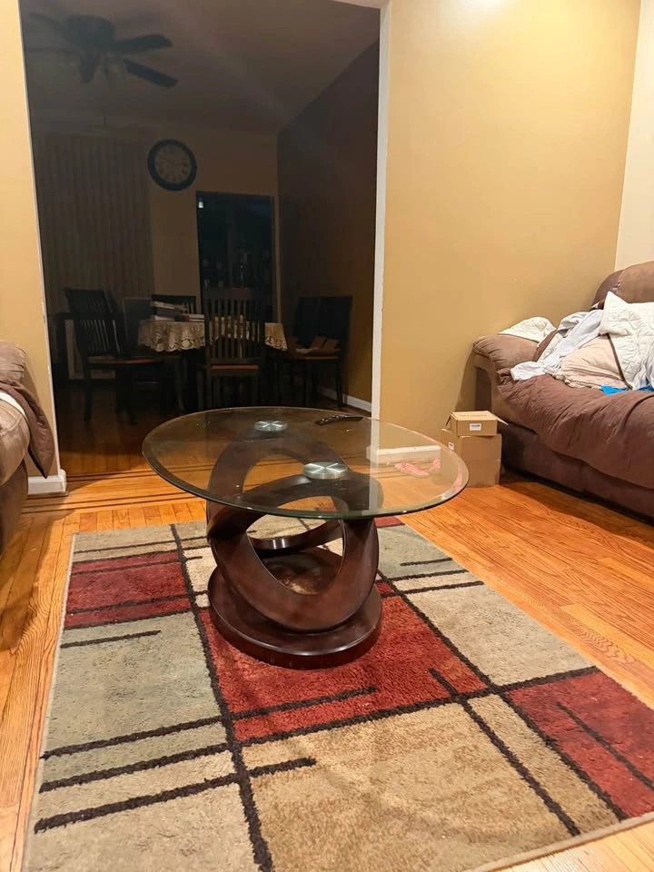 Coffee Table with Rug - photo 3