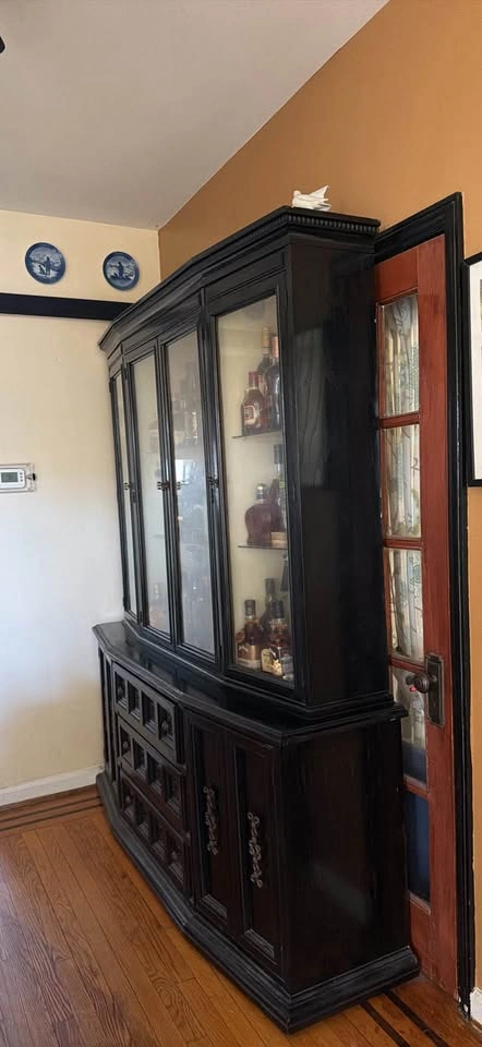 Antique Showcase - photo 2