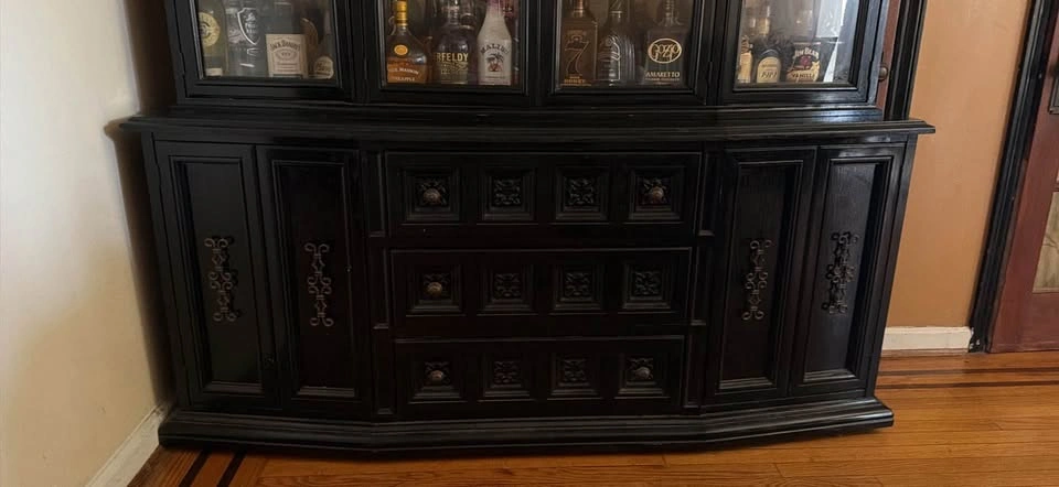 Antique Showcase - photo 3