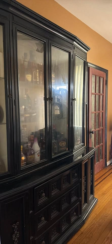 Antique Showcase - photo 4