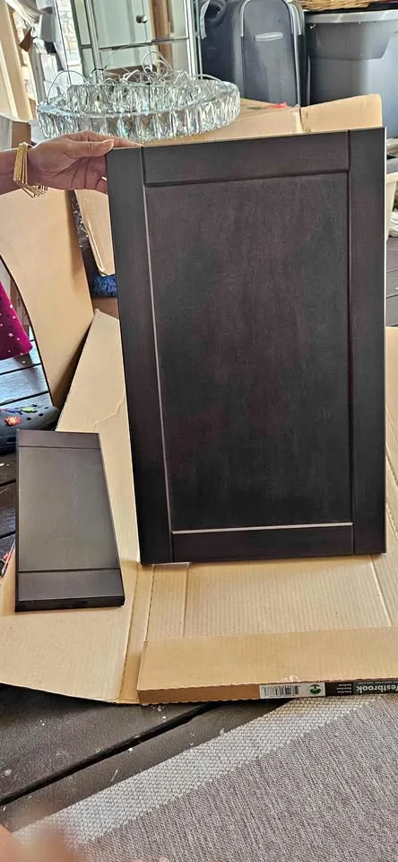 Kitchen set of cabinets thumbnail