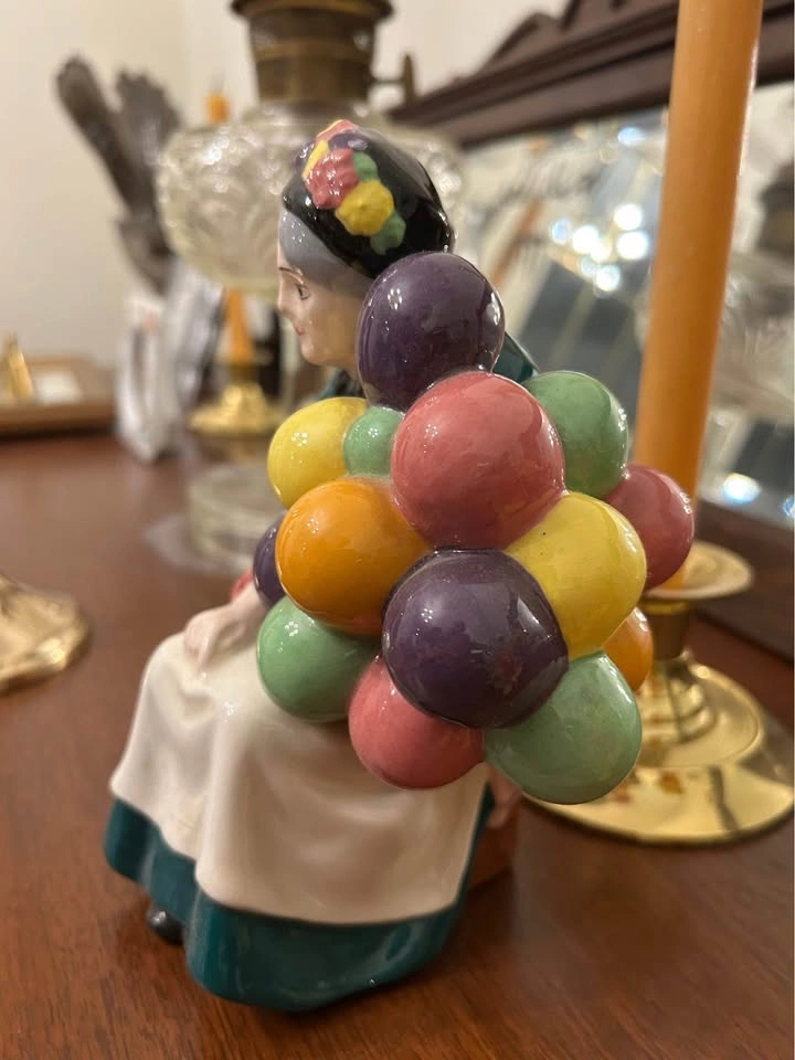 Vintage The Old Balloon Seller - photo 2