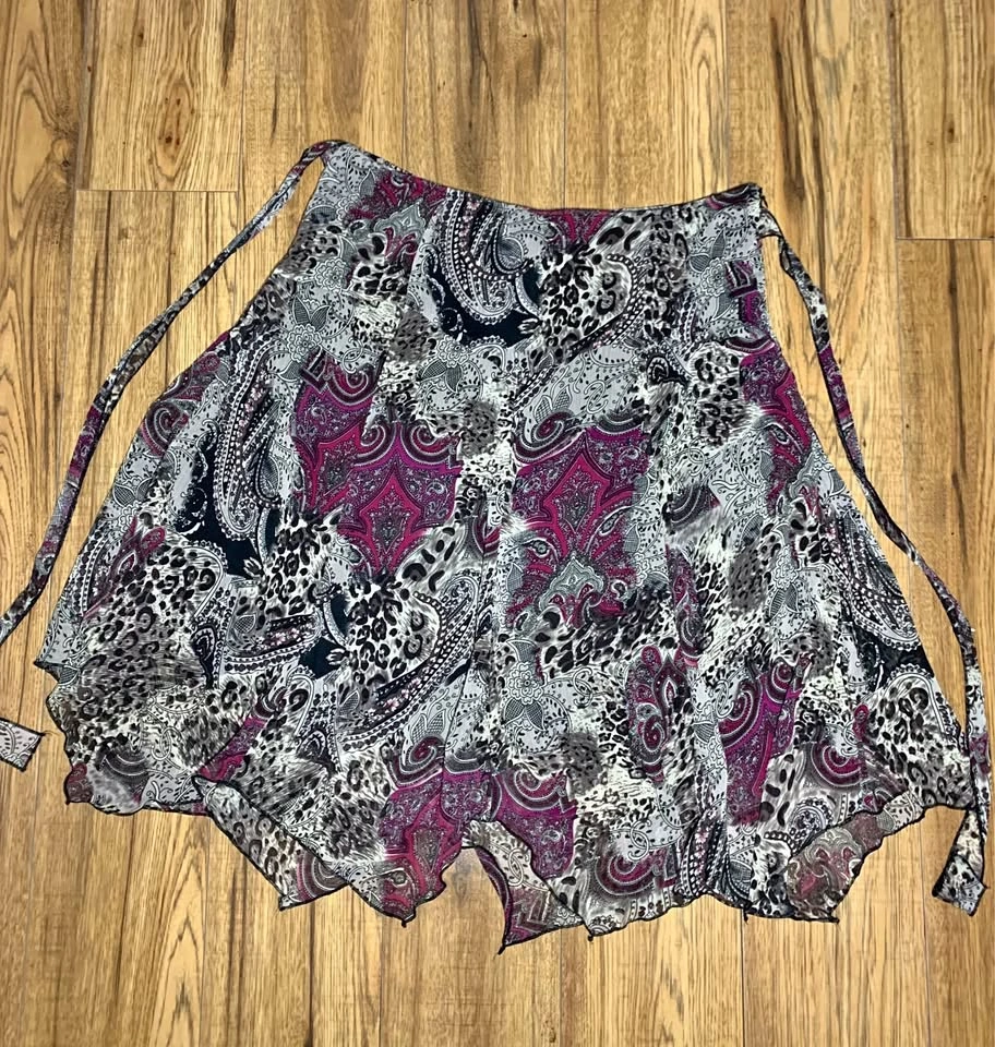 Long pattern skirt